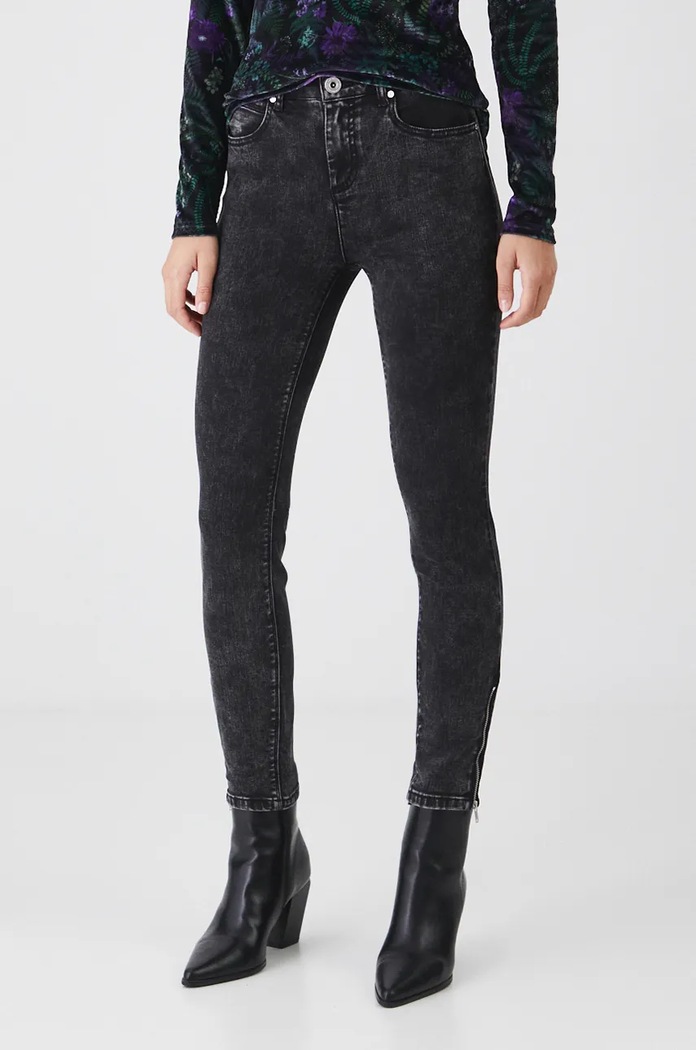 Jeansy damskie slim z efektem sprania kolor czarny czarny RW24-SJD805