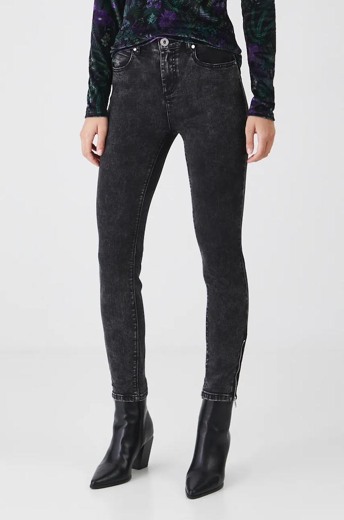 Jeansy damskie slim z efektem sprania kolor czarny czarny RW24-SJD805