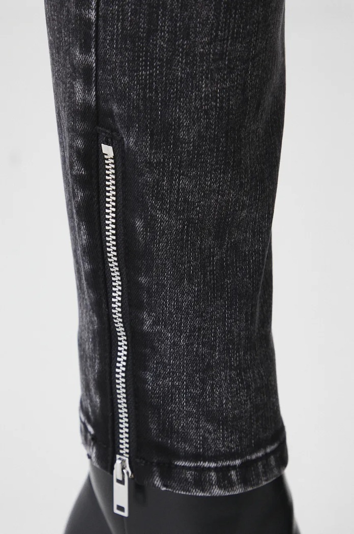 Jeansy damskie slim z efektem sprania kolor czarny czarny RW24-SJD805