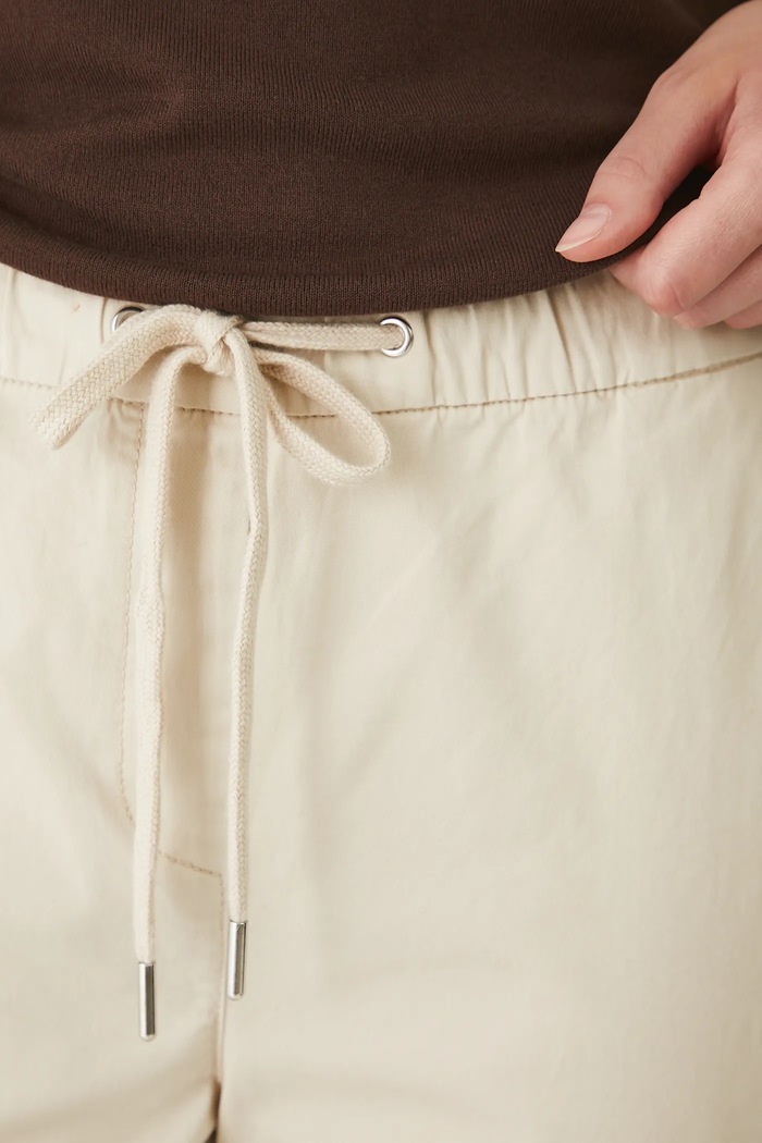 Medicine spodnie chinos damskie bawełniane z elastanem beżowy RW24-SPD011