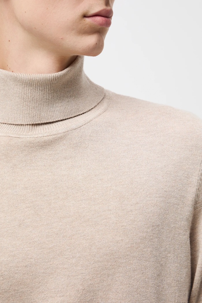 Sweter męski z golfem melanżowy kolor beżowy RW24-SWM051 beżowy
