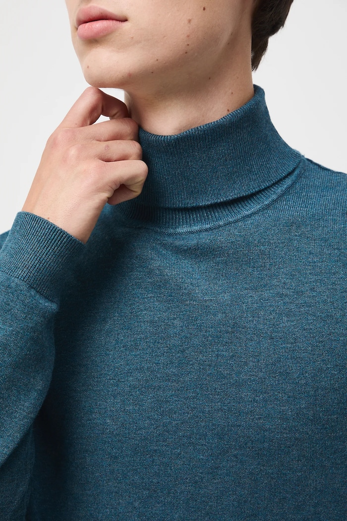 Sweter męski z golfem melanżowy RW24-SWM051 turkusowy
