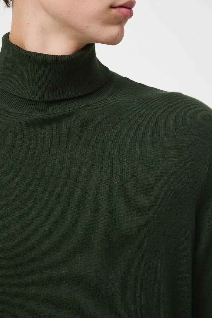 Sweter męski z golfem gładki kolor zielony RW24-SWM051 zielony
