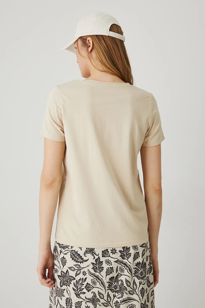 Abbigliamento Medicine t-shirt RW24-TSD043 beige