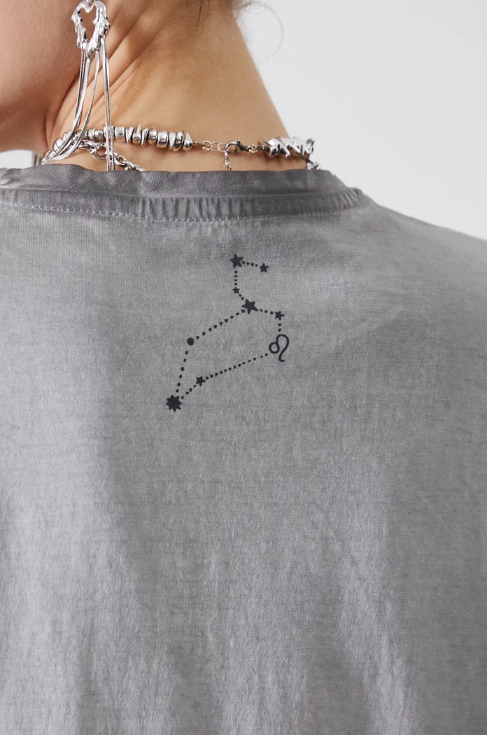 T-shirt bawełniany damski z kolekcji Zodiak - Lew kolor szary RW24-TSD954