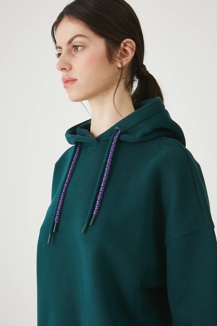 Bluza damska z ozdobną naszywką zielony RW25-BLD011