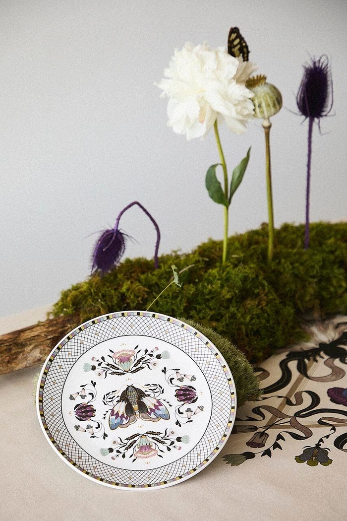 Talíř z porcelánu s ozdobným vzorem vícebarevná RW25-KBU403