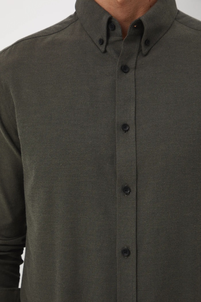 Koszula męska z kołnierzykiem button-down RW25-KDM093 zielony