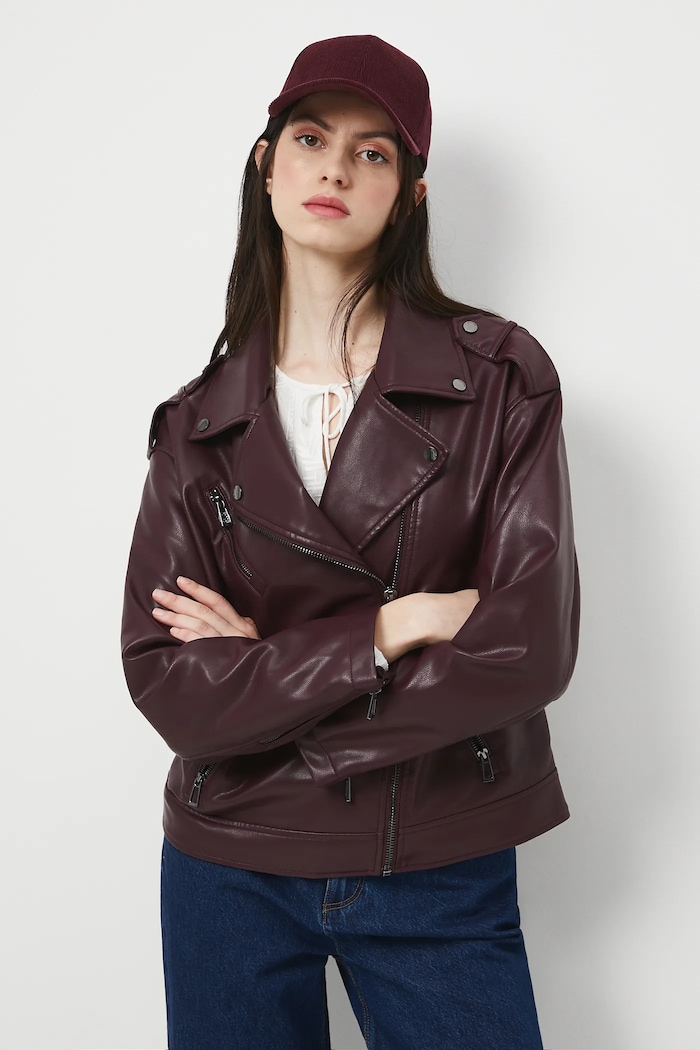 Kurtka damska biker z imitacji skóry RW25-KUD301 bordowy RW25