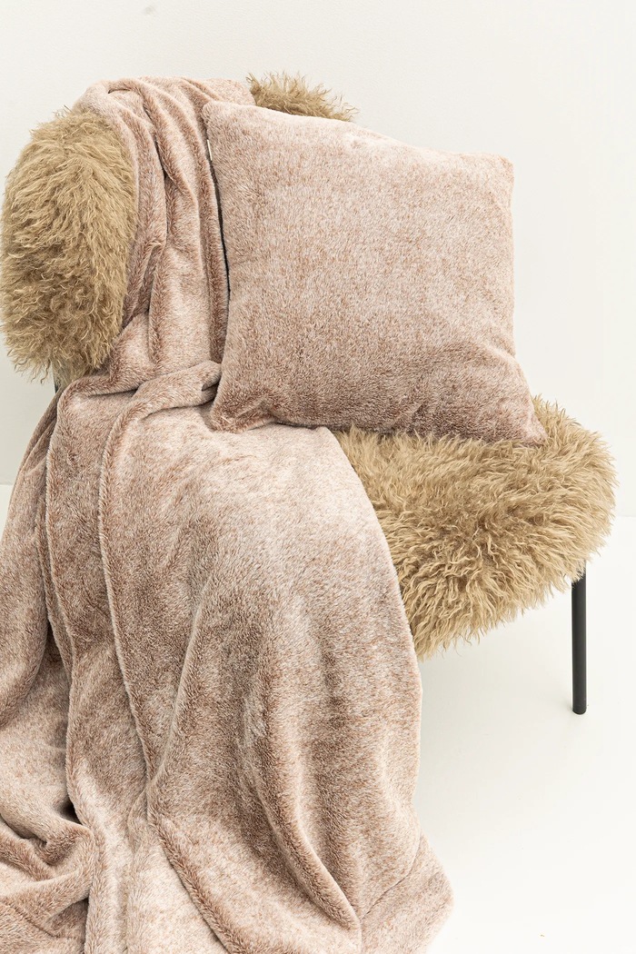 Sypialnia Poszewka dekoracyjna na poduszkę 45 x 45 cm RW25-PSU618 beżowy