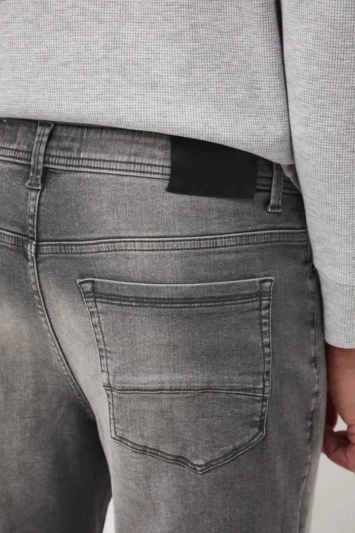 Jeansy męskie tapered z przetarciami szary RW25-SJM904