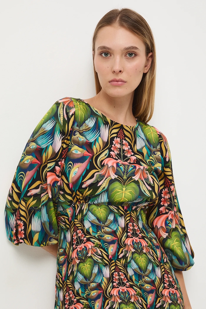 Sukienka damska midi z kolekcji Tajemniczy Świat Medicine RW25-SUD550 multicolor