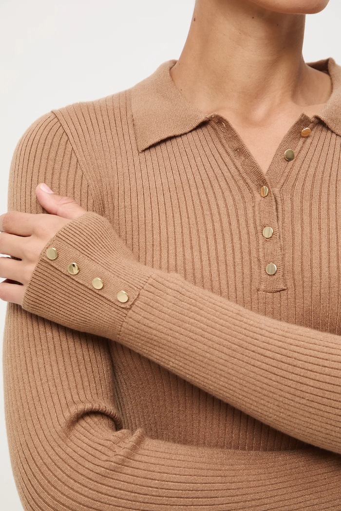 Sweter damski prążkowany RW25-SWD065 beżowy