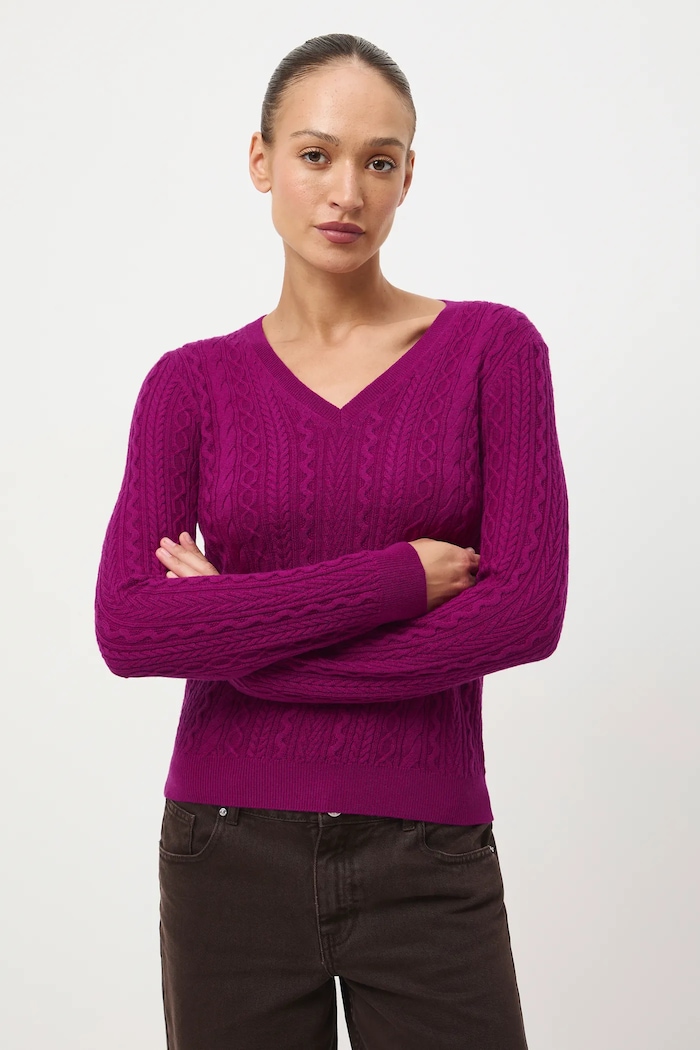 Sweter z wełny merino z warkoczowym splotem RW25-SWD813 różowy RW25