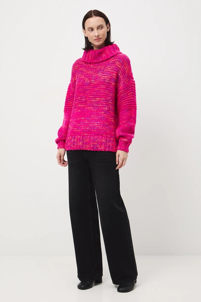 Sweter damski z golfem RW25-SWD905 różowy RW25