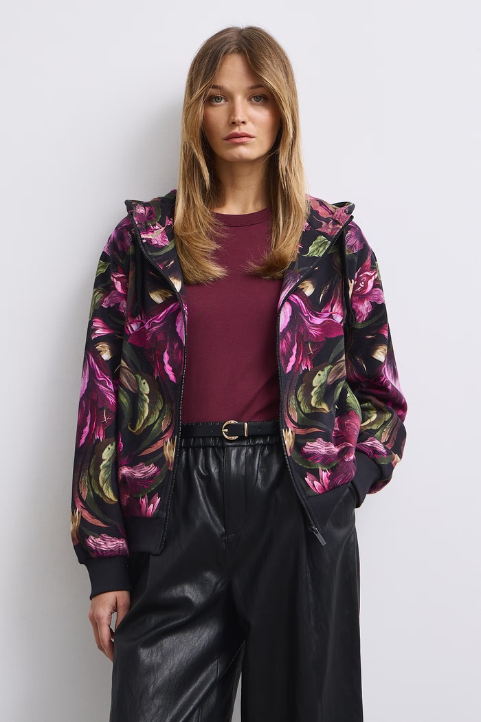 Bluza rozpinana z kapturem damska bawełniana z motywem roślinnym czarny RW26-BLD502
