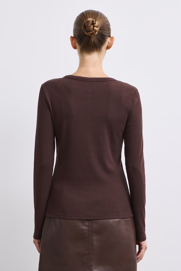 Odzież Longsleeve damski bawełniany z elastanem w prążki RW26-BUD053 brązowy