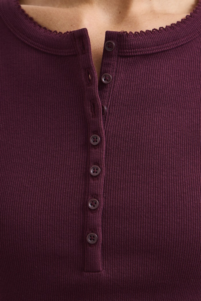 Longsleeve damski bawełniany z elastanem w prążki bordowy RW26-BUD053