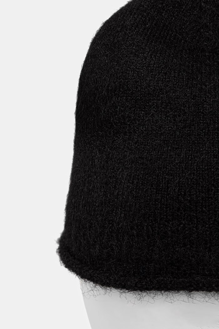 Czapka beanie damska z dodatkiem wełny Medicine RW26-CDD713 czarny