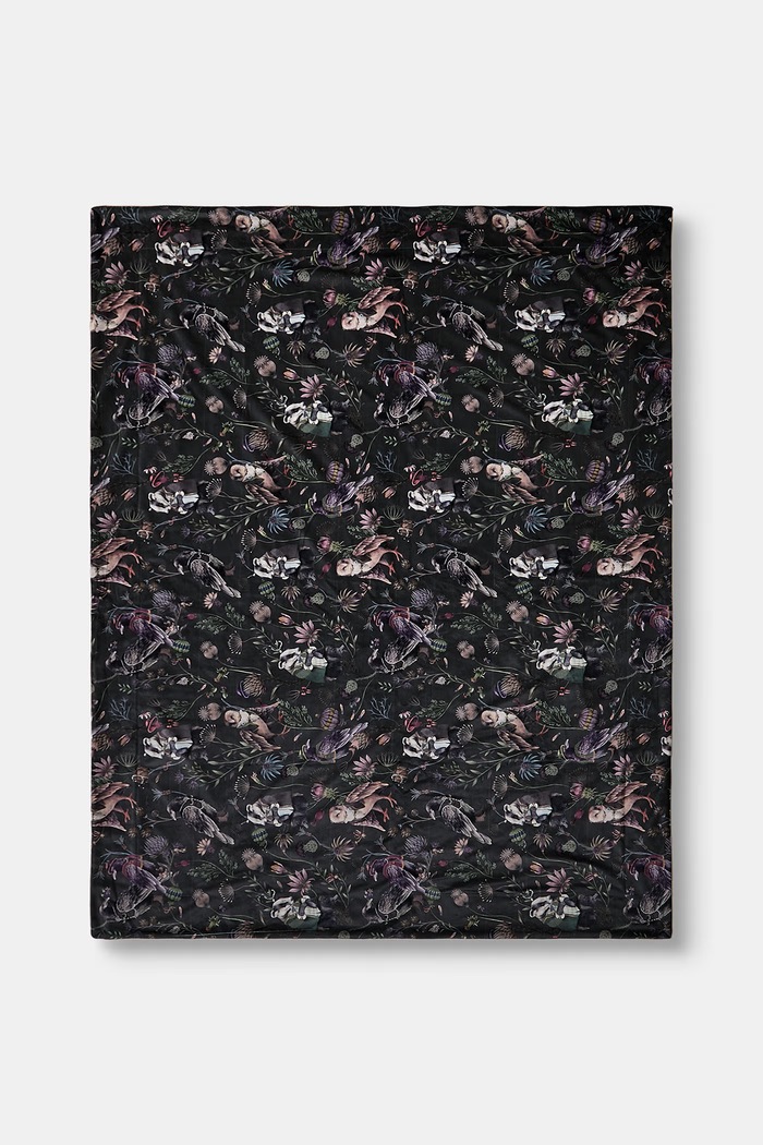 Decka z textilného materiálu 130 x 180 cm čierna RW26-KOU404