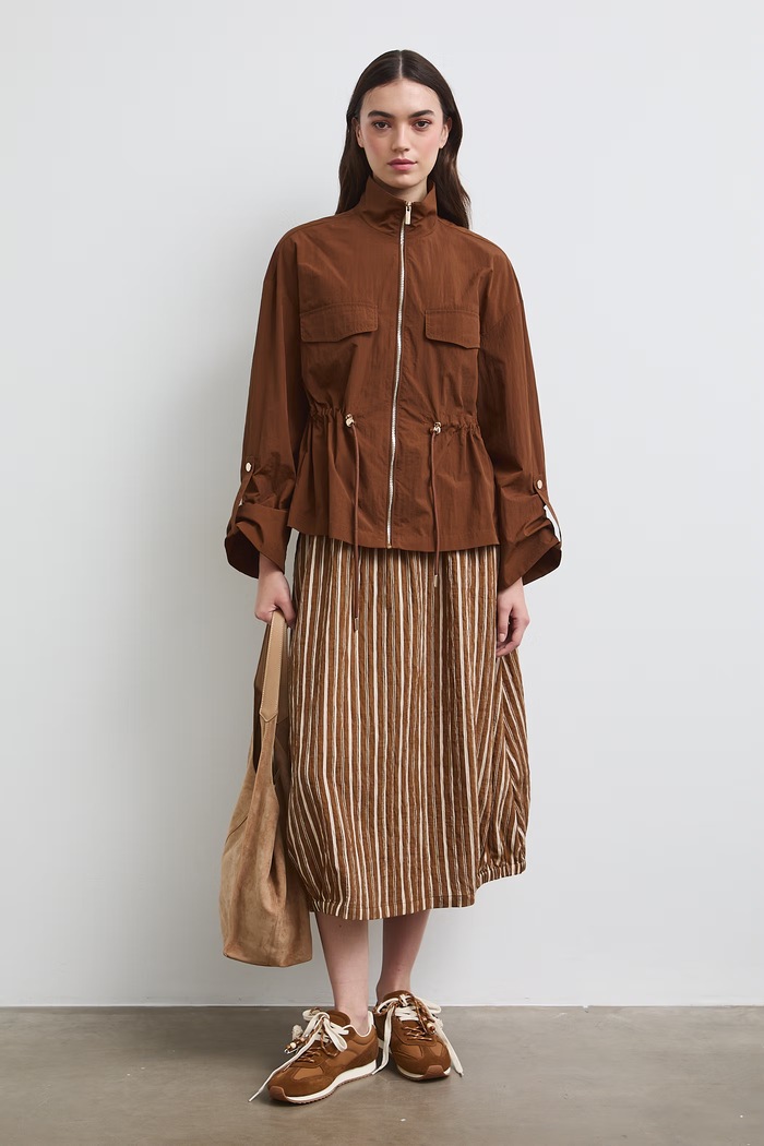 Oversized bunda dámská hladká hnědá RW26-KUD102