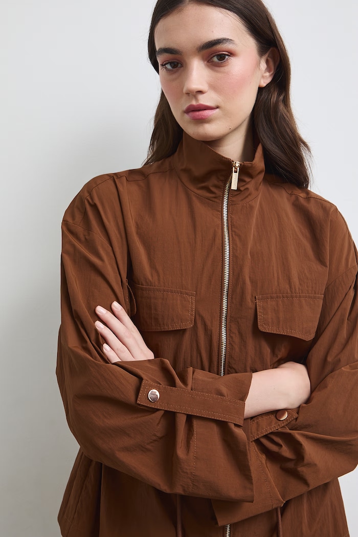 Oversized bunda dámská hladká hnědá RW26-KUD102