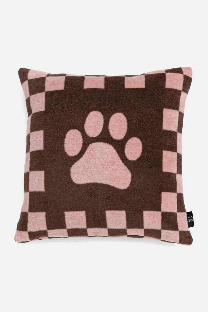 Poszewka na poduszkę dekoracyjna 45 x 45 cm z kolekcji Adela Madej x Medicine RW26-PSU453 brązowy RW26