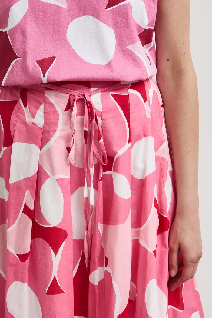 Spódnica rozkloszowana bawełniana w kwiaty różowy RW26-SDD106