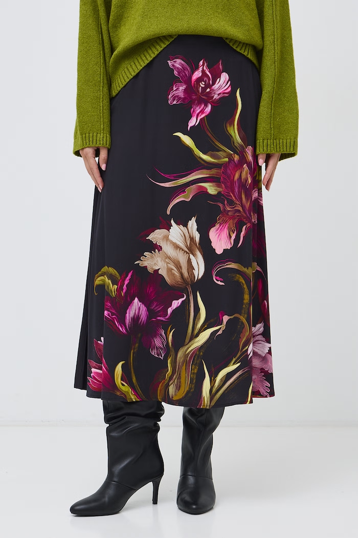 Spódnica rozkloszowana z wiskozy maxi w kwiaty RW26-SDD500 czarny RW26