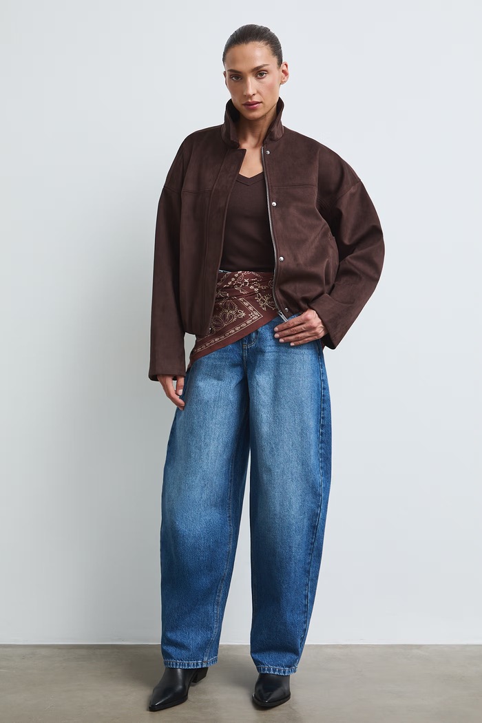 Jeansy slouchy damskie z efektem sprania niebieski RW26-SJD304