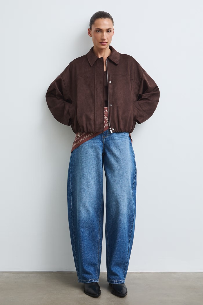 Jeansy slouchy damskie z efektem sprania niebieski RW26-SJD304
