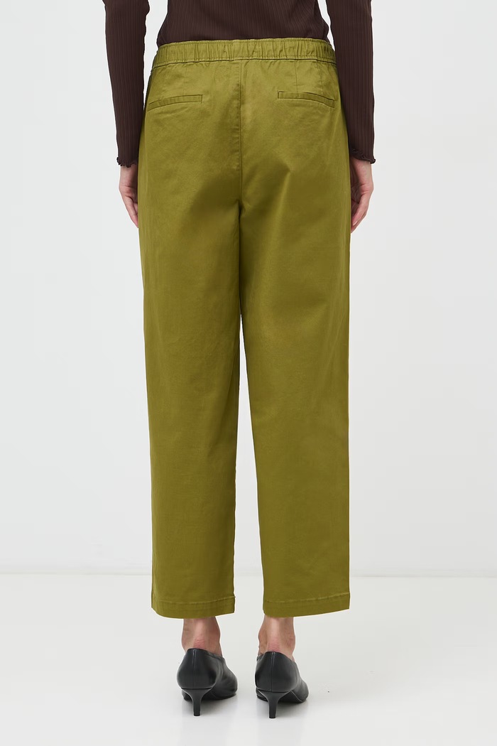 Pantaloni chinos pentru femei din bumbac cu elastan Medicine RW26-SPD010 verde