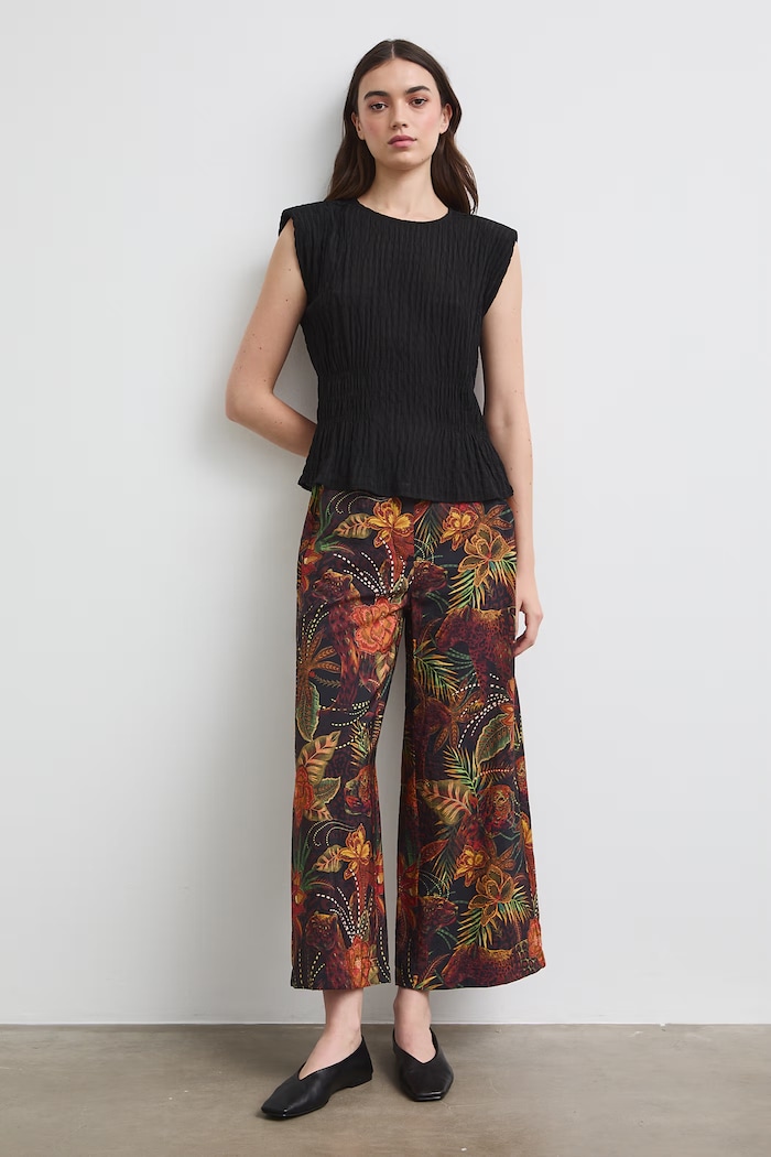 Spodnie culottes damskie z wiskozą z motywem zwierzęcym czarny RW26-SPD011