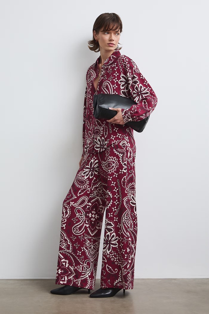 Spodnie wide leg damskie z lyocellu paisley bordowy RW26-SPD303