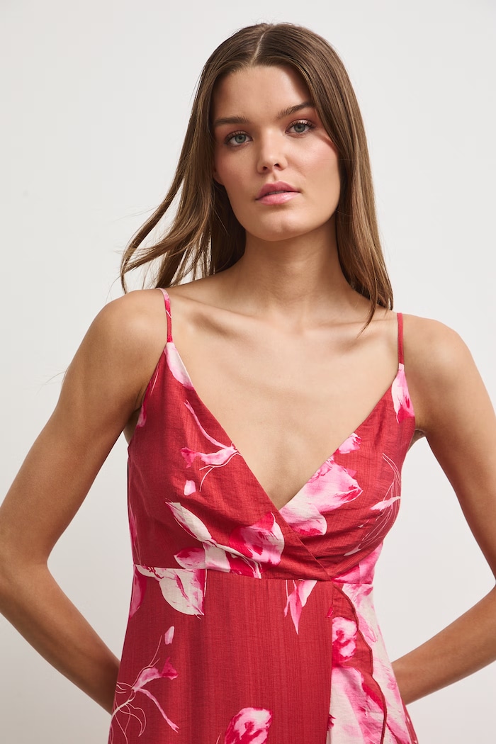 Sukienka rozkloszowana z wiskozą w kwiaty RW26-SUD291 multicolor