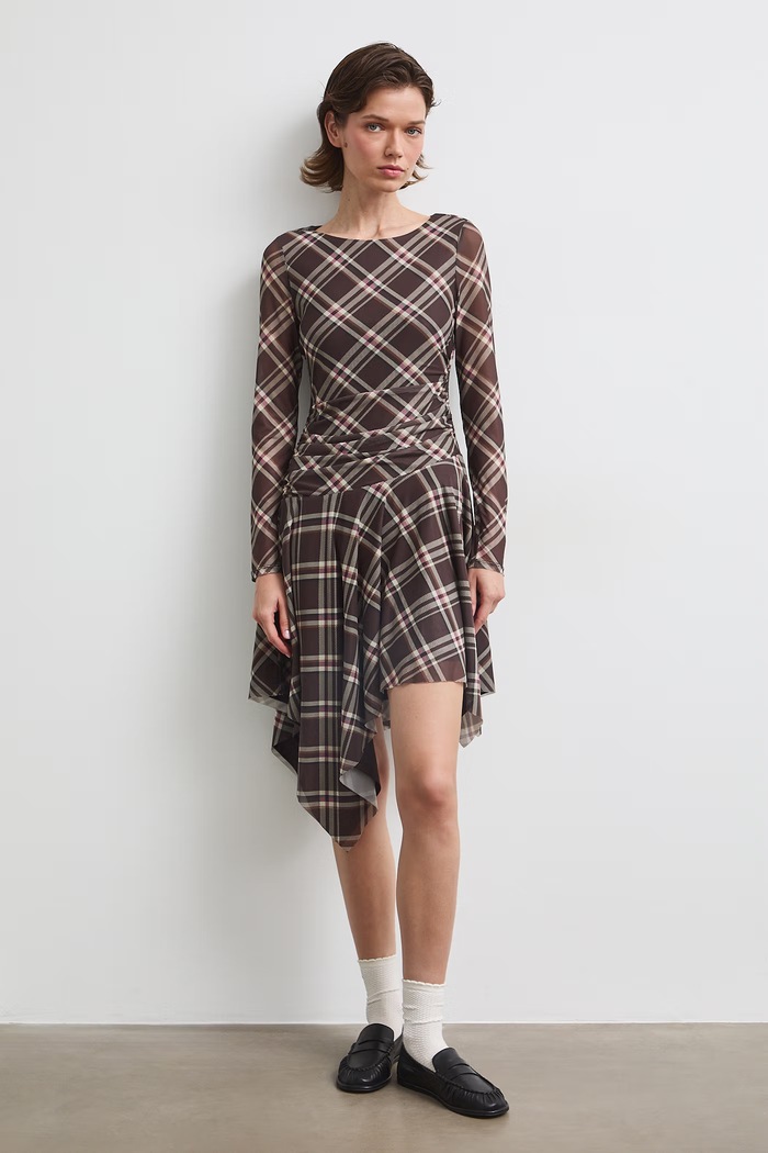 Sukienka asymetryczna midi w kratkę multicolor RW26-SUD402