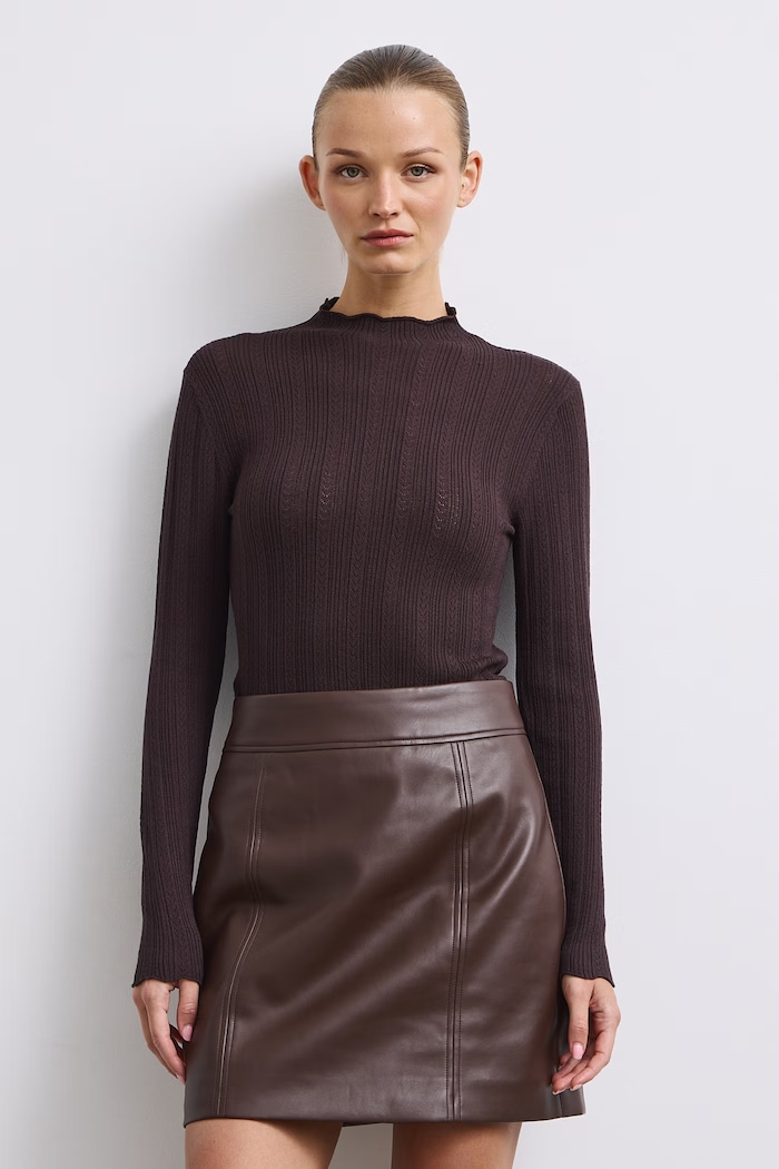 Sweter damski z wiskozą ażurowy RW26-SWD050 brązowy RW26