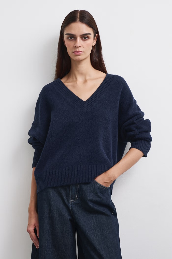 Medicine Sweter damski z dodatkiem wełny RW26-SWD063 granatowy RW26