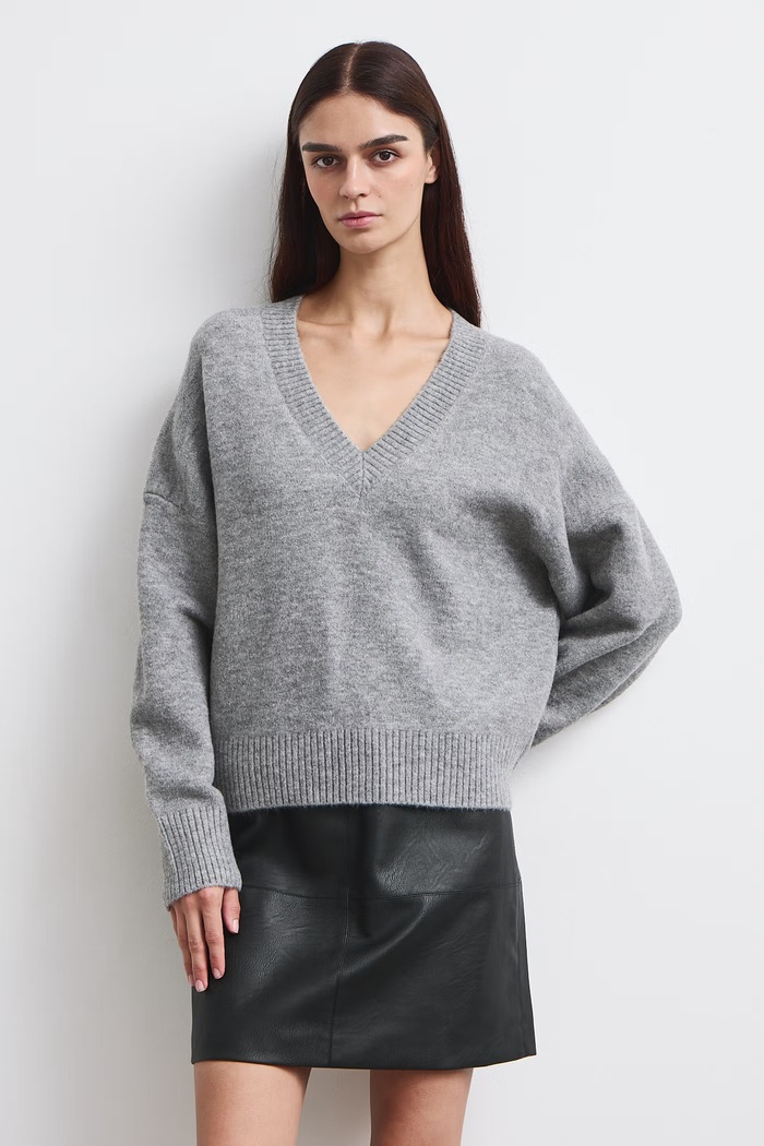 Medicine Sweter damski z dodatkiem wełny RW26-SWD063 szary RW26