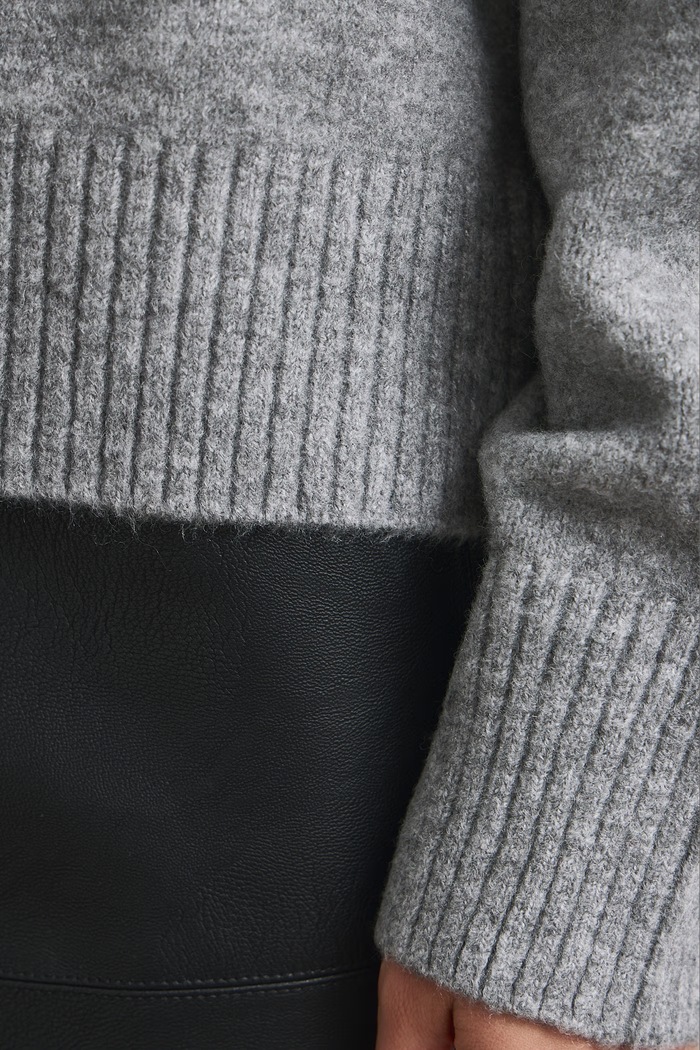 Sweter damski z dodatkiem wełny Medicine szary RW26-SWD063