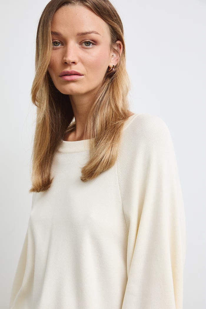 Sweter damski z wiskozą Medicine RW26-SWD400 beżowy