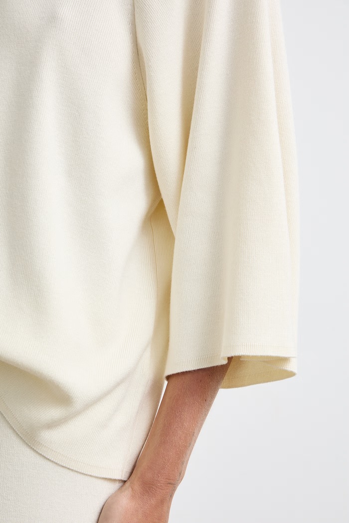 Sweter damski z wiskozą Medicine beżowy RW26-SWD400