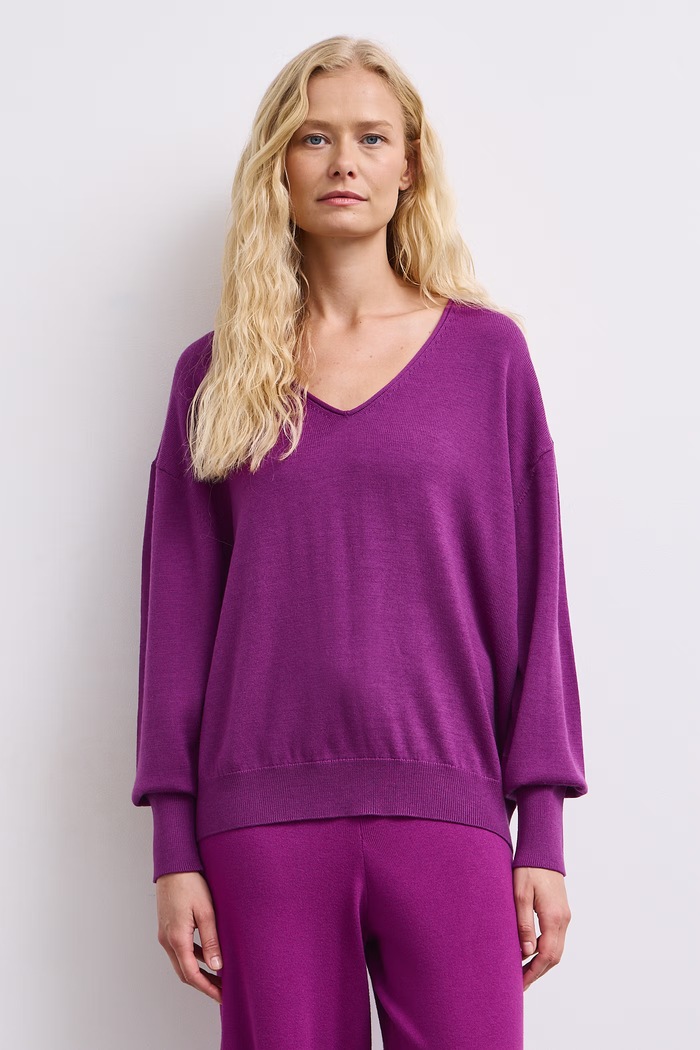 Medicine Sweter damski z wełny merino fioletowy RW26-SWD622