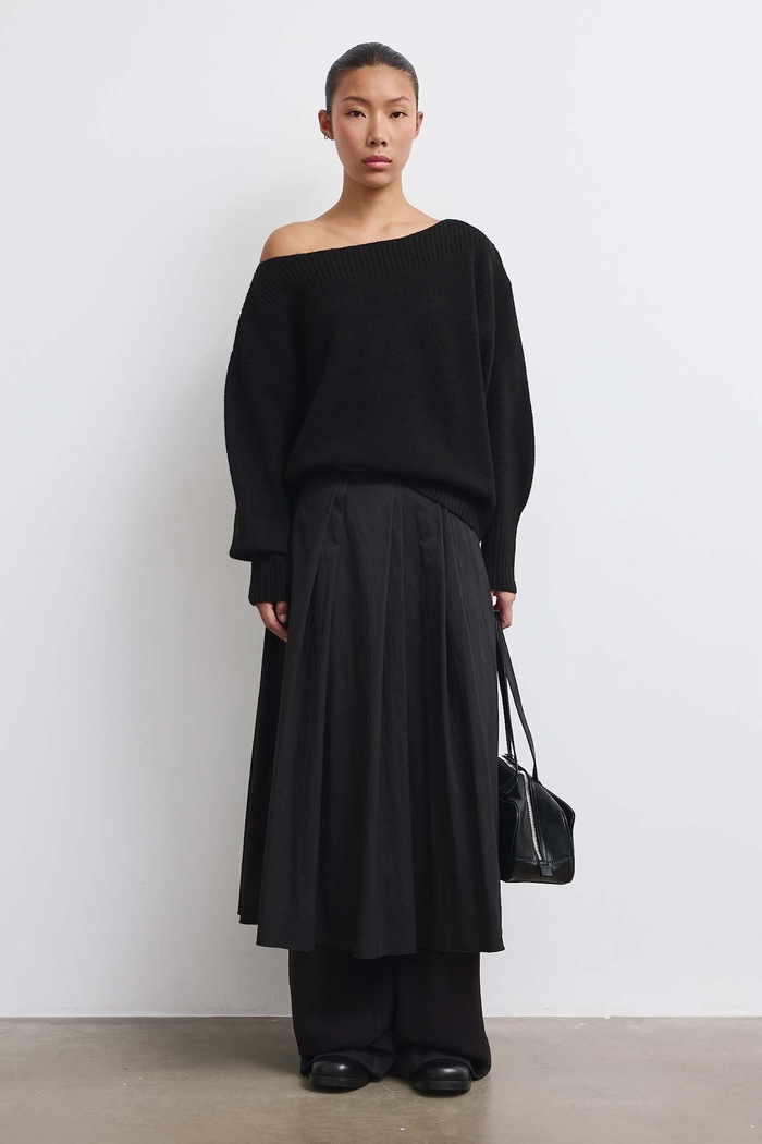 Sweter damski z dodatkiem wełny Medicine czarny RW26-SWD704