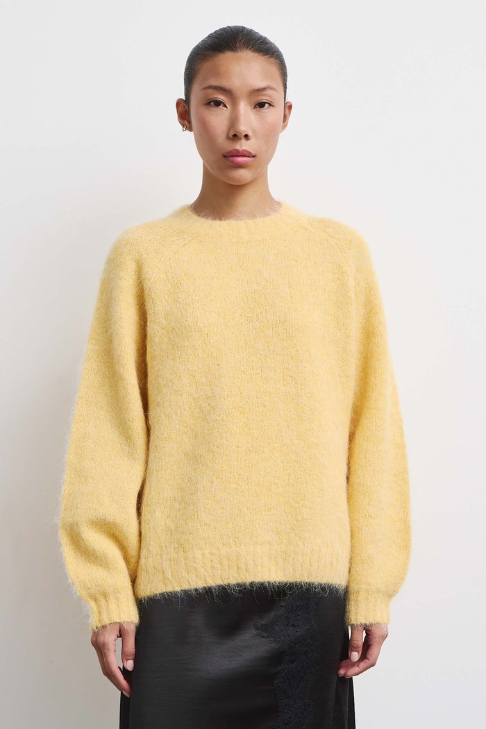 Medicine Sweter damski z wełną RW26-SWD714 żółty RW26