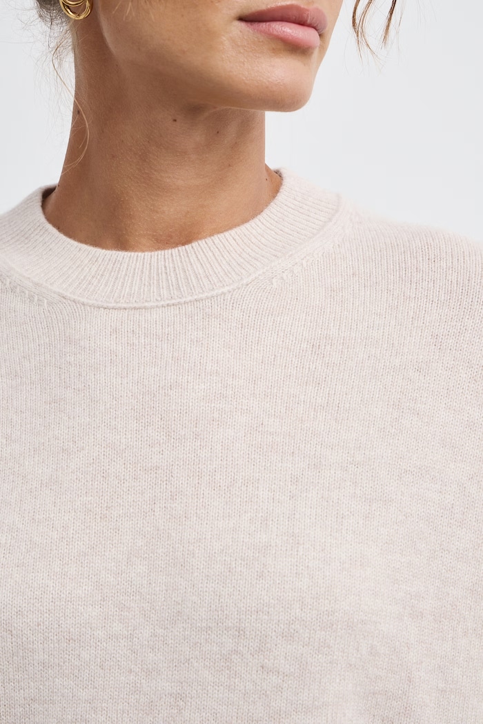 Sweter damski z wełny merino Medicine beżowy RW26-SWD821