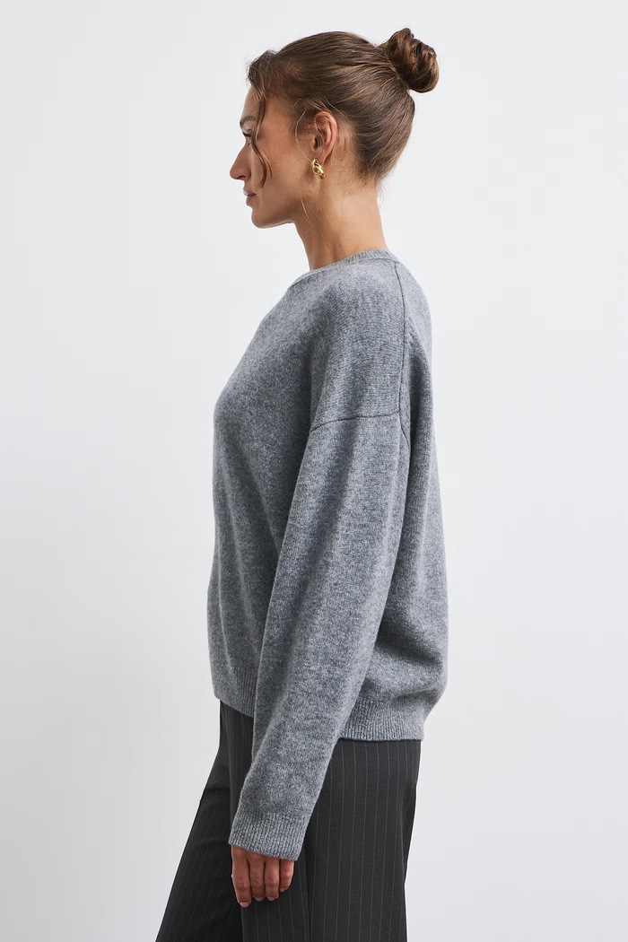 Medicine Sweter damski z wełny merino RW26-SWD821 szary RW26