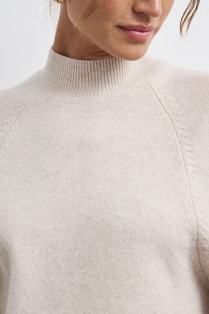 Sweter damski z wełny merino Medicine RW26-SWD823 beżowy