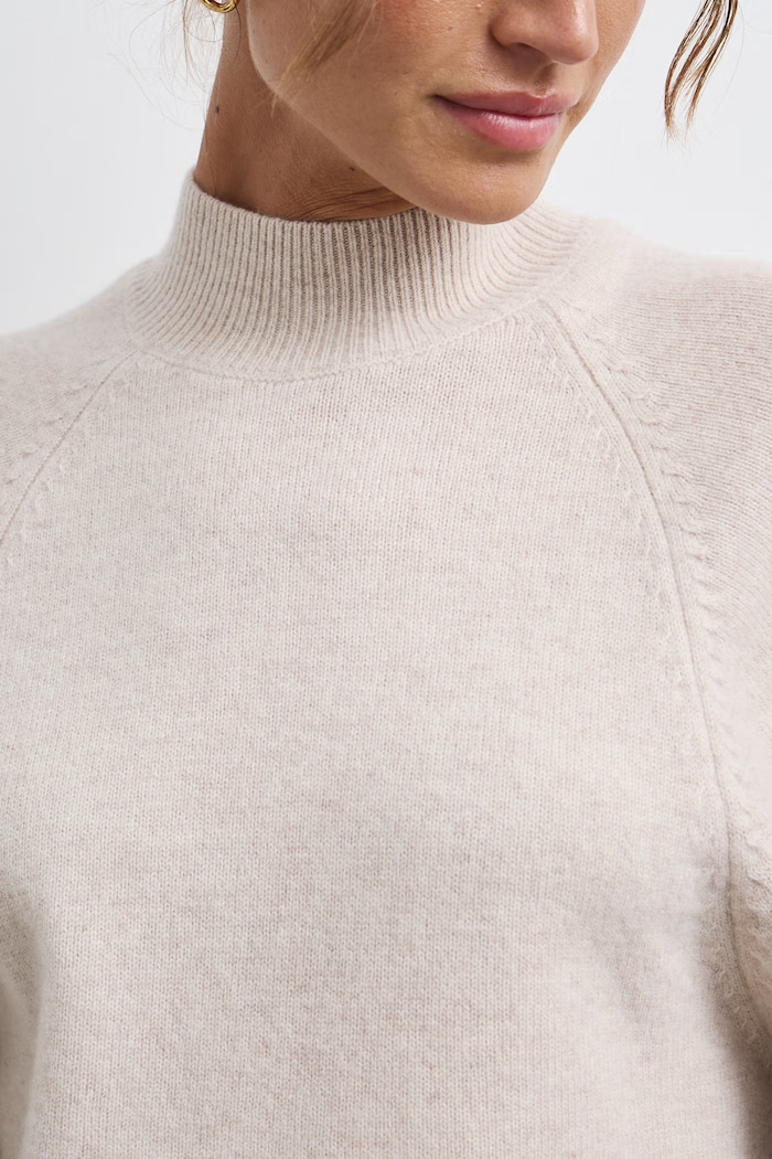 Sweter damski z wełny merino Medicine RW26-SWD823 beżowy