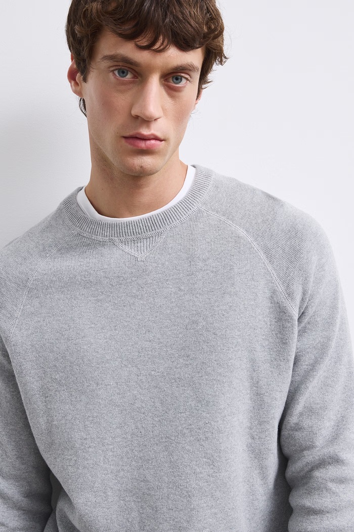 Sweter męski z dodatkiem wełny Medicine szary RW26-SWM061